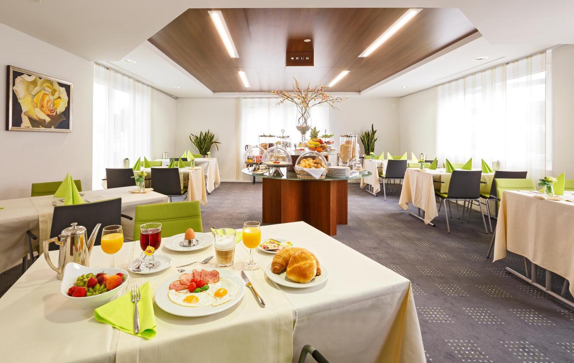 Business Hotel First Feusisberg Ngoại thất bức ảnh