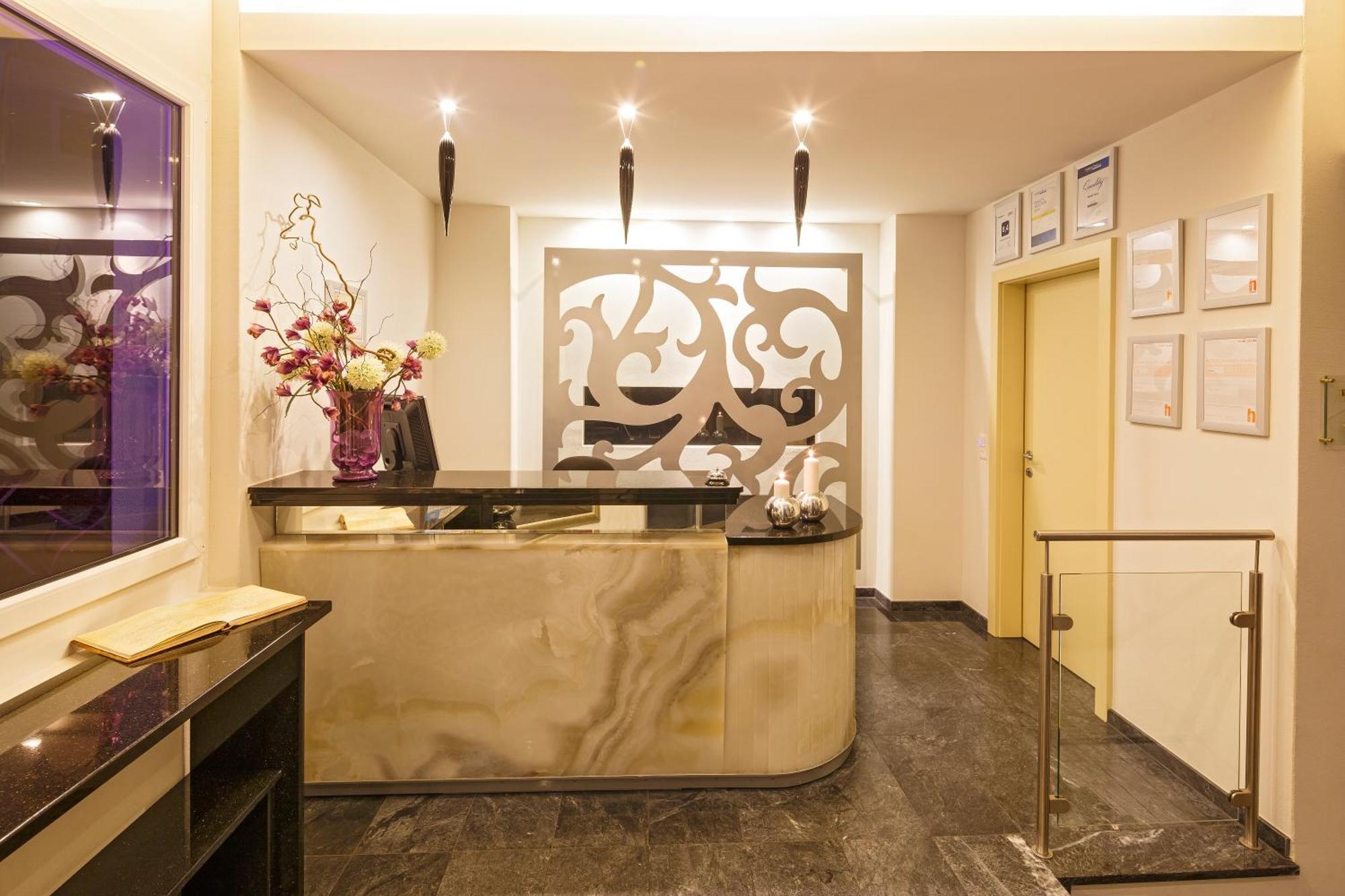 Business Hotel First Feusisberg Ngoại thất bức ảnh