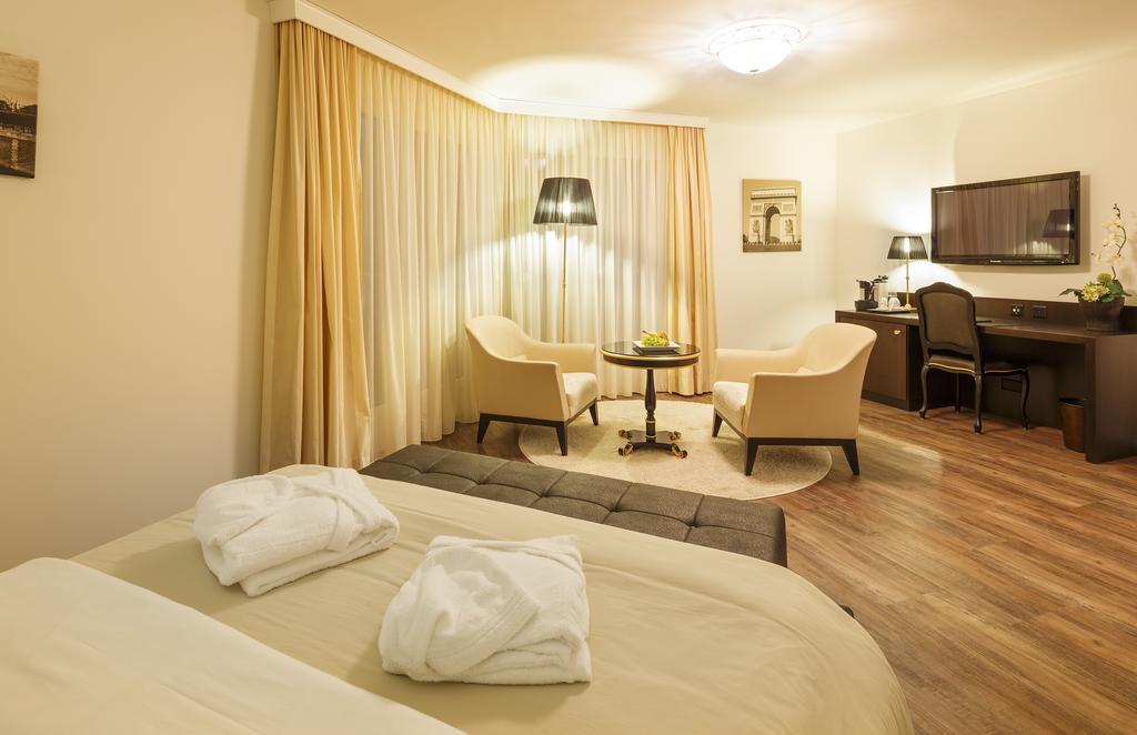 Business Hotel First Feusisberg Ngoại thất bức ảnh