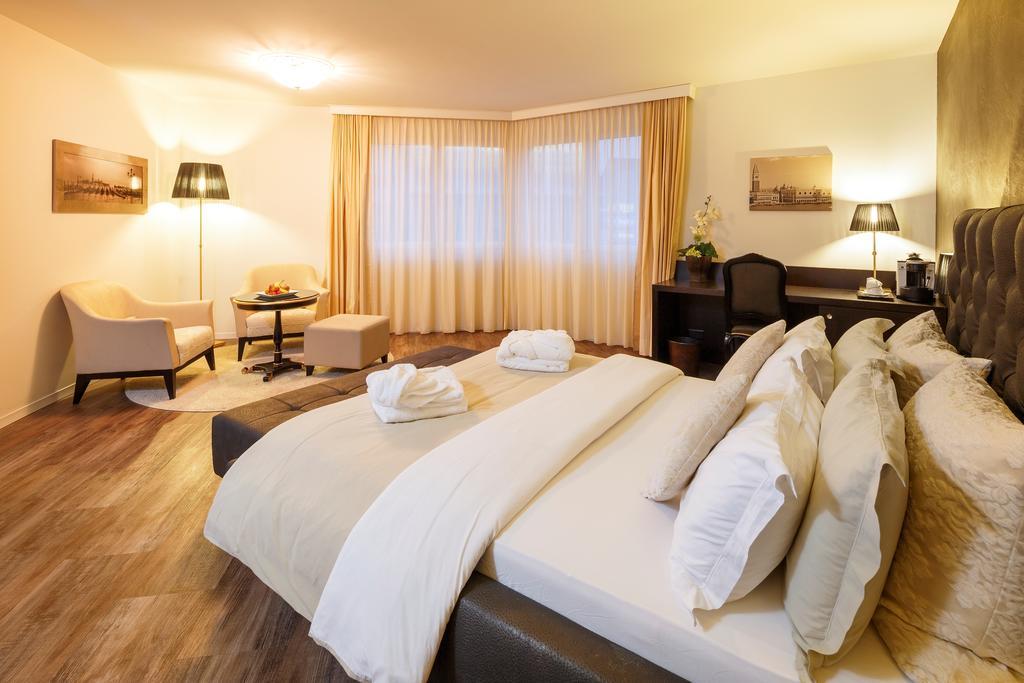Business Hotel First Feusisberg Phòng bức ảnh